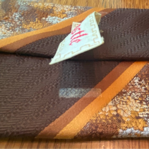 VTG Castle Tie - Picture 5 of 6